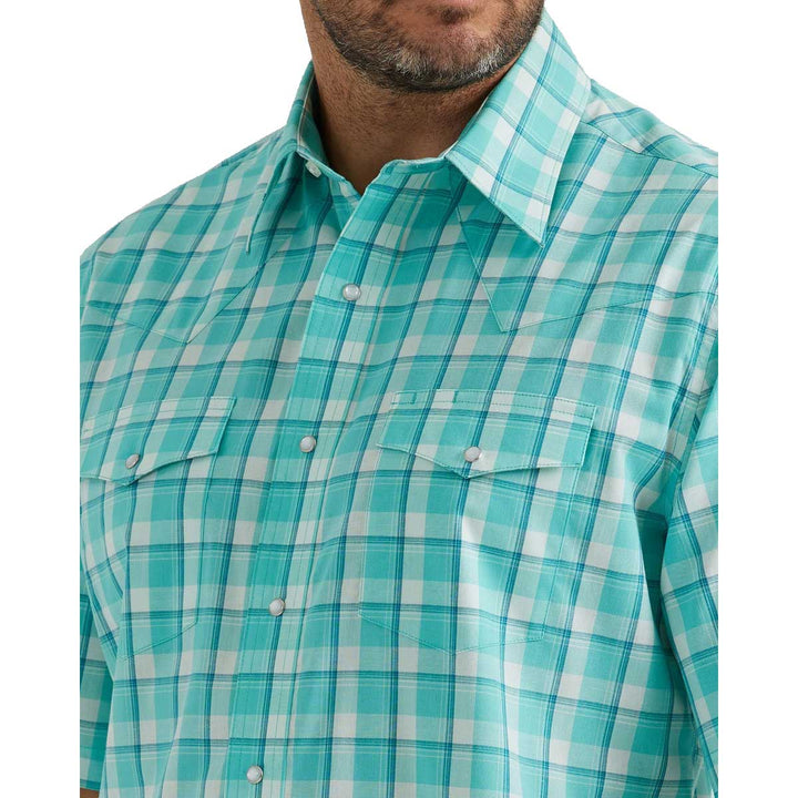 Wrangler Men's Wrinkle Resist Short Sleeve Shirt - Aqua Plaid