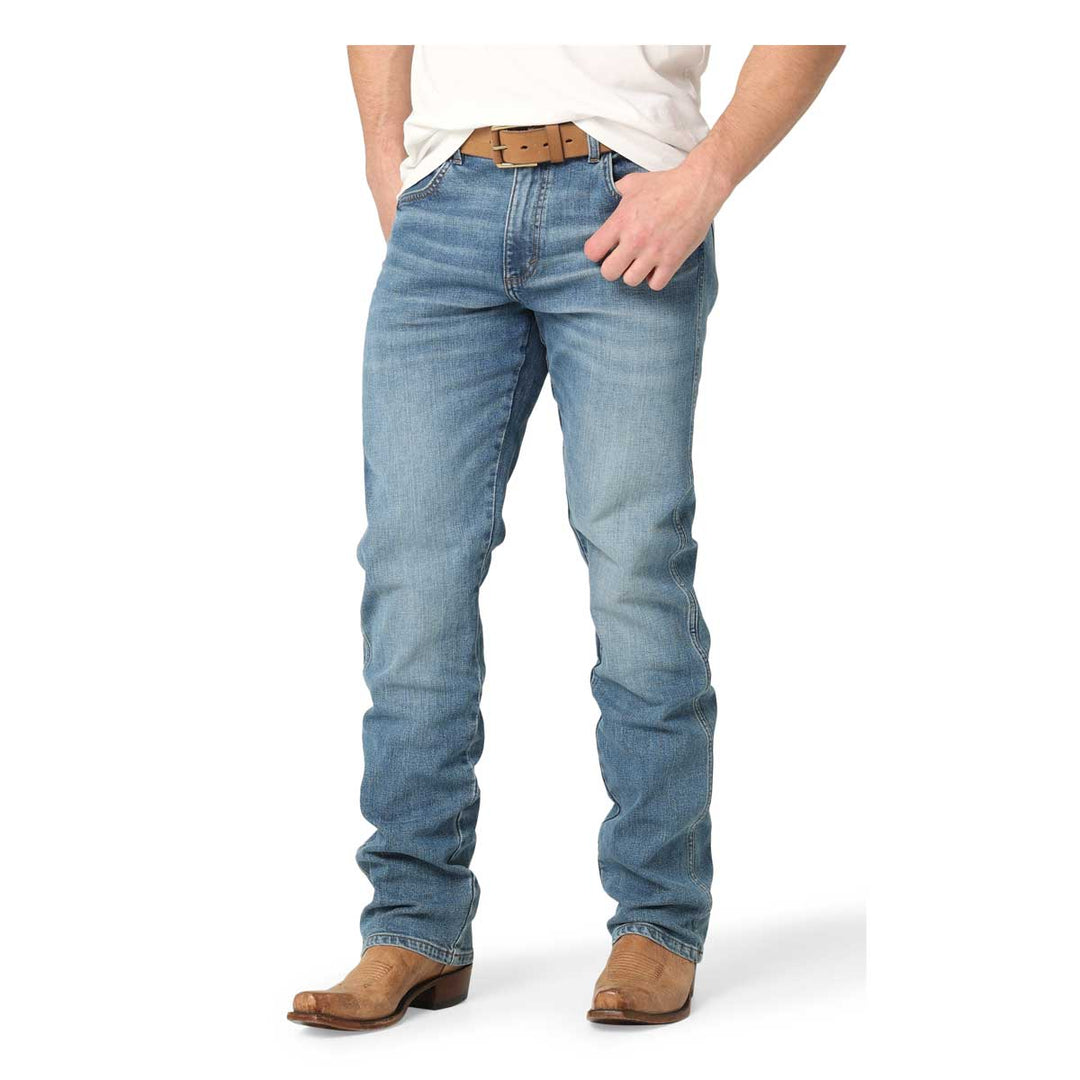 Wrangler Men's Retro Slim Fit Straight Leg Jeans - Light Wash